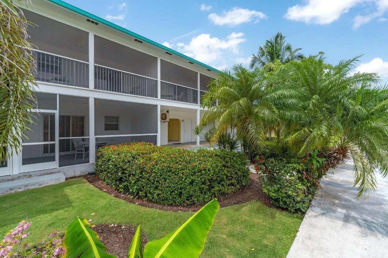 Snug Harbour View Condo #8 George Town Holiday home