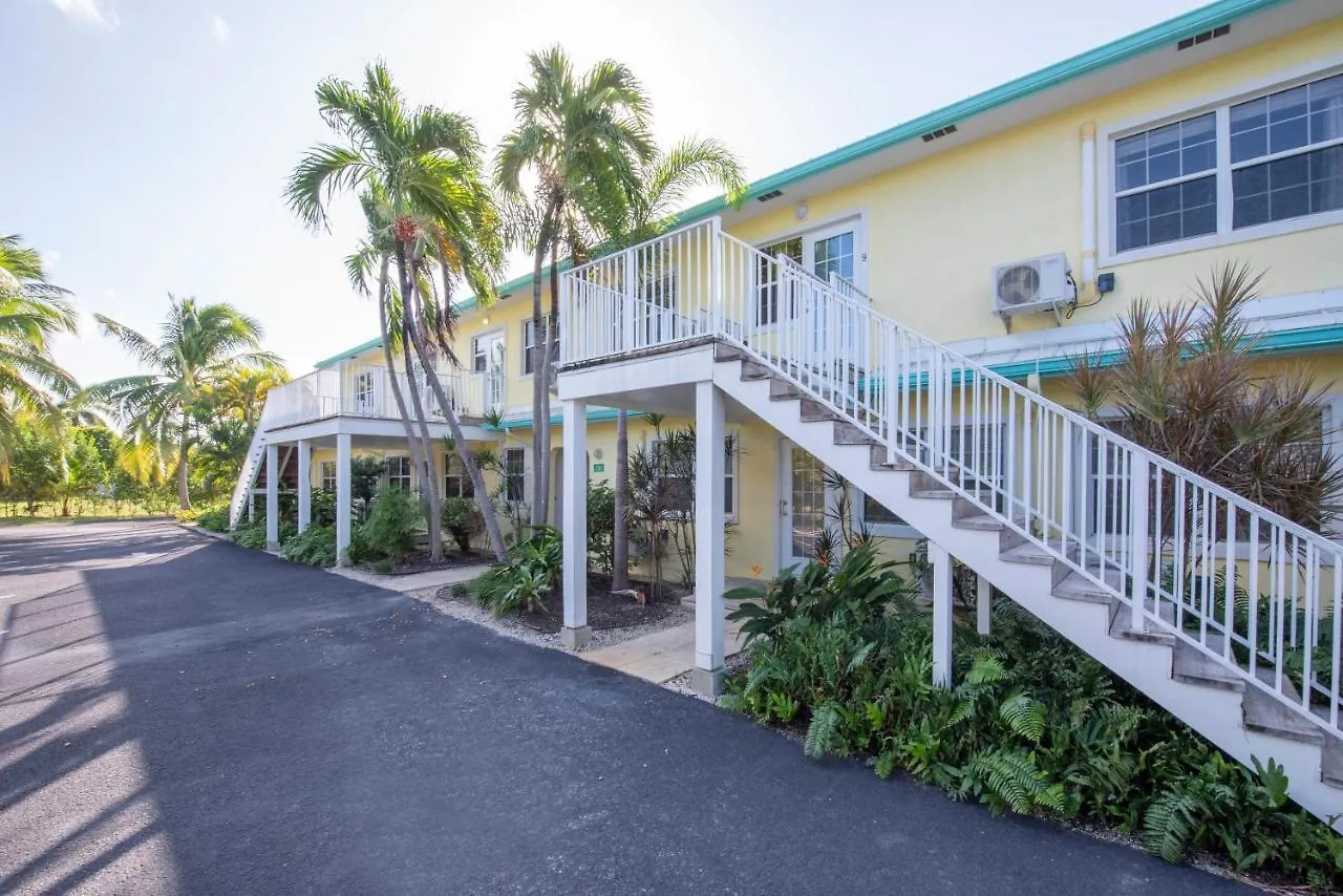 Snug Harbour View Condo #8 George Town Holiday home