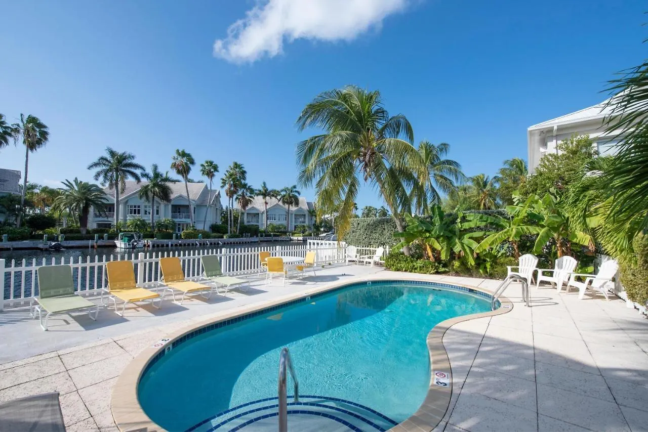 Snug Harbour View Condo #8 George Town Holiday home