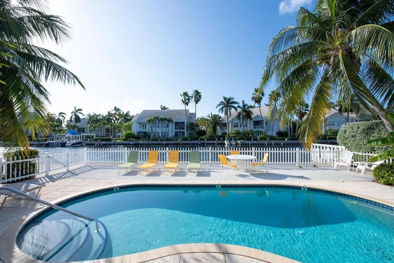 Snug Harbour View Condo #8 George Town Holiday home
